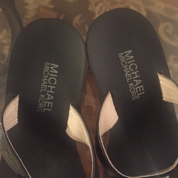 Shoes - Picture 3 of 4